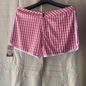 Keala Designs Palaka Women’s Shorts 2X (runs small) Red and White NWT